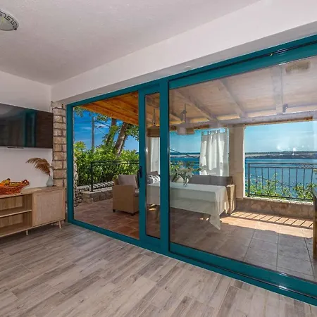 In 43076 Villa *