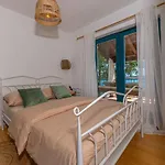 In 43076 Villa