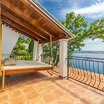 In 43076 Villa *
