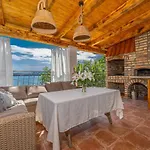 In 43076 Villa *
