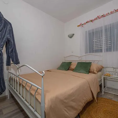 In 43076 Vila