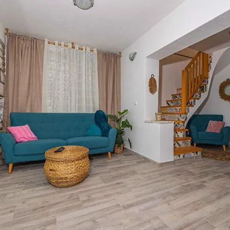 In 43076 Jadranovo
